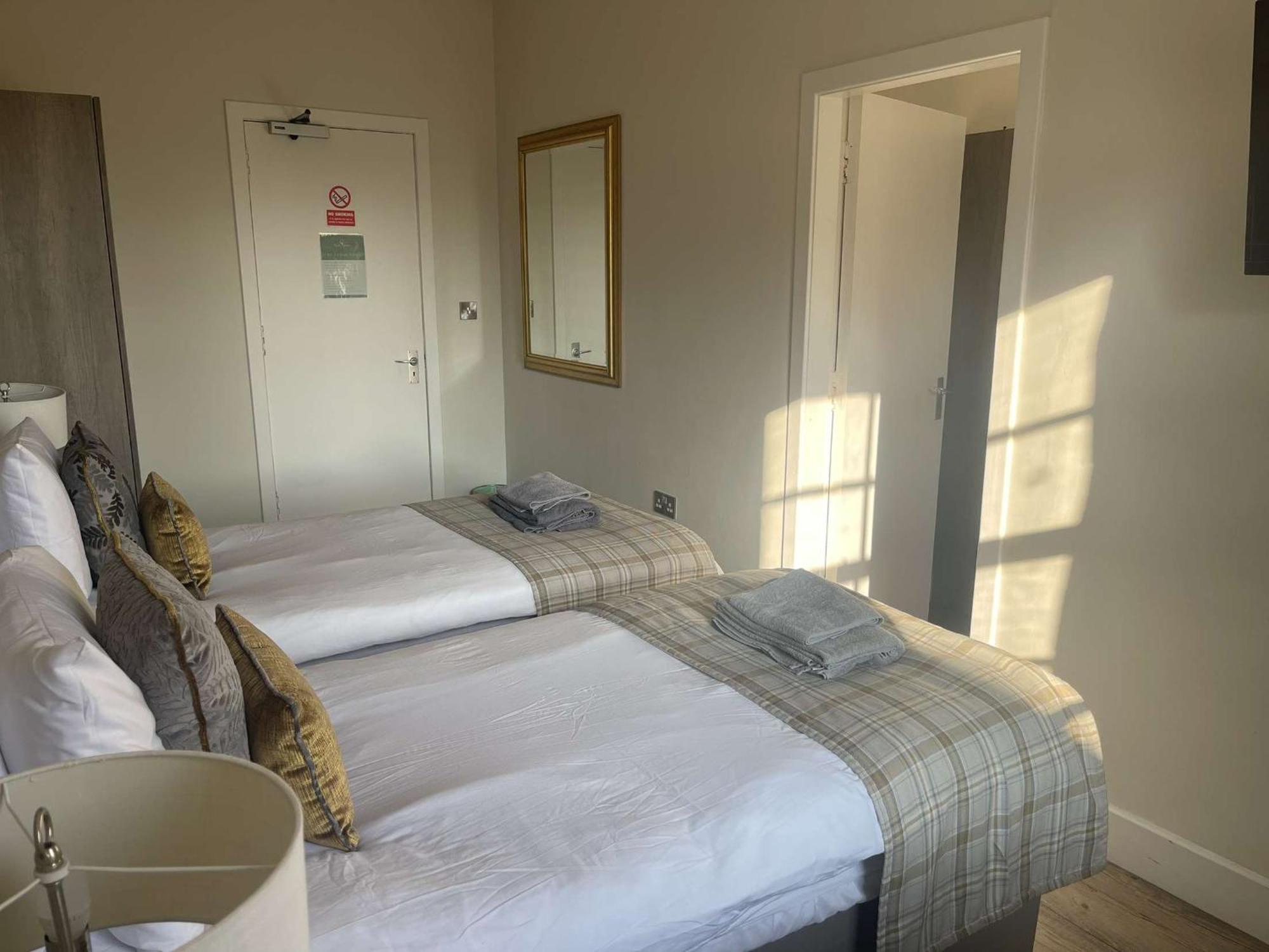 The Stair Arms Hotel Pathhead Екстериор снимка